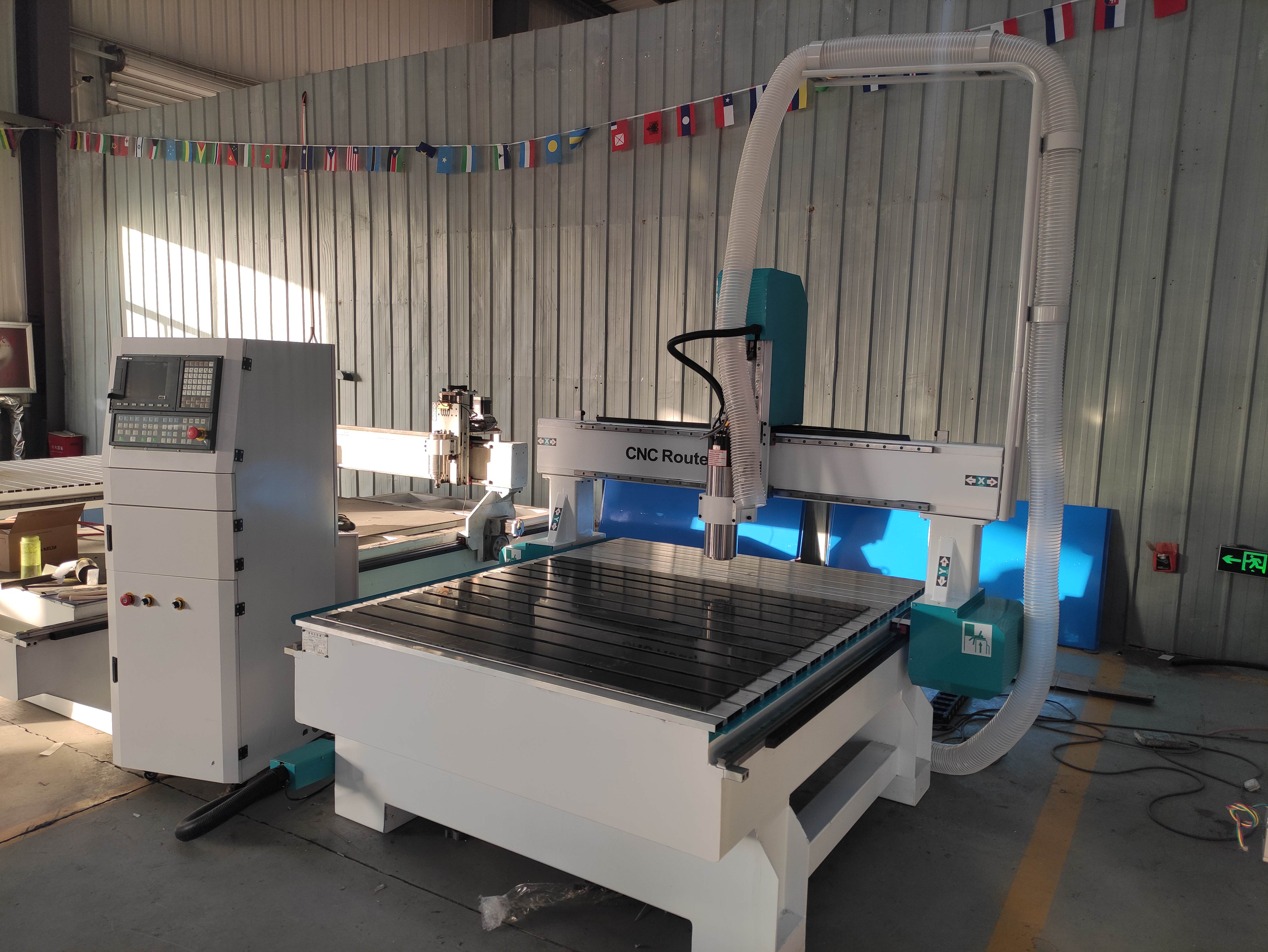 五軸臥式加工回轉軸結構的兩種方式分別是？